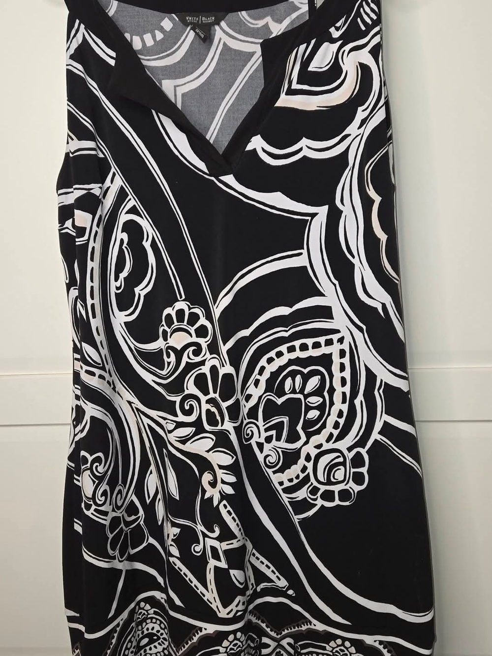 White House Black Market Women’s XL Black & White Abstract Paisley Sleeveless